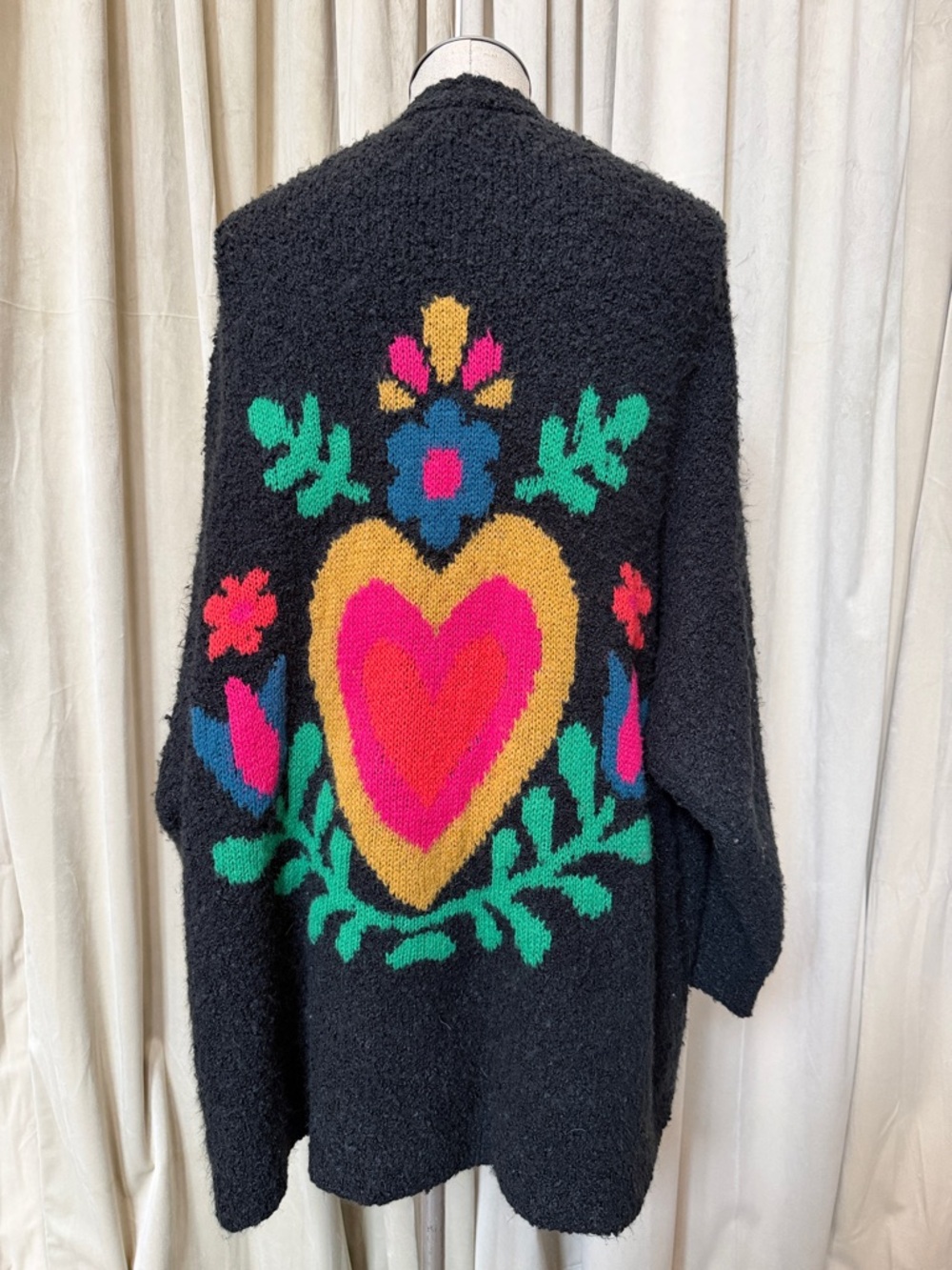 NATURAL LIFE Black L/XL oversized  Sweater Pink, Gold & Teal Heart Floral Motif - Picture 2 of 10